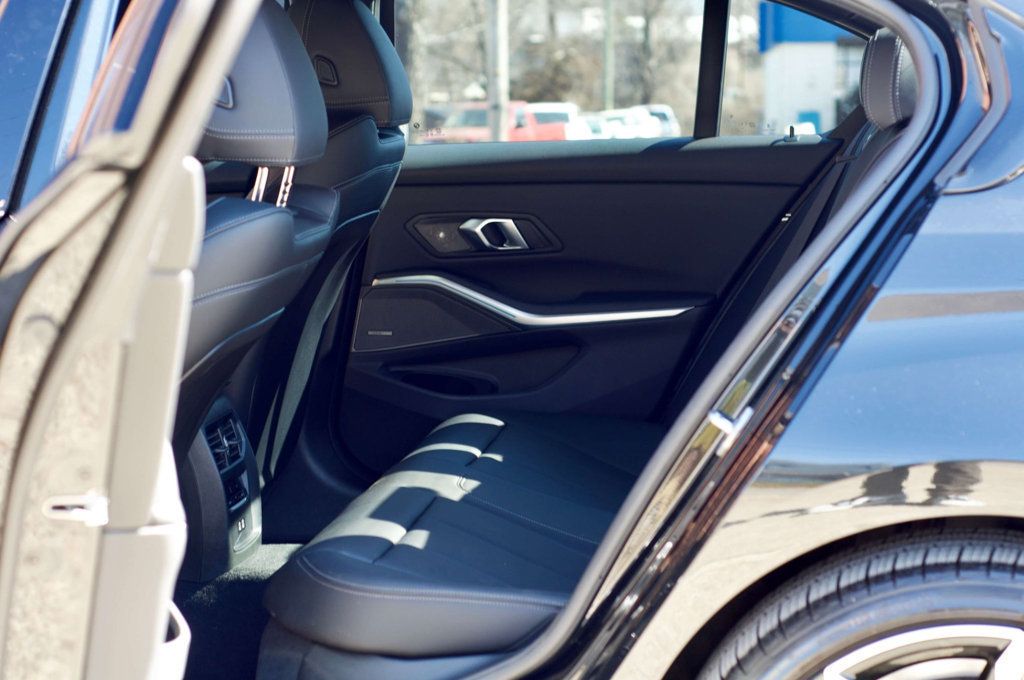 2025 BMW 3 Series LocalTrade/M-340-X-Drive/DrivingAssistanceProfessionalPkg/NAV - 22984445 - 39