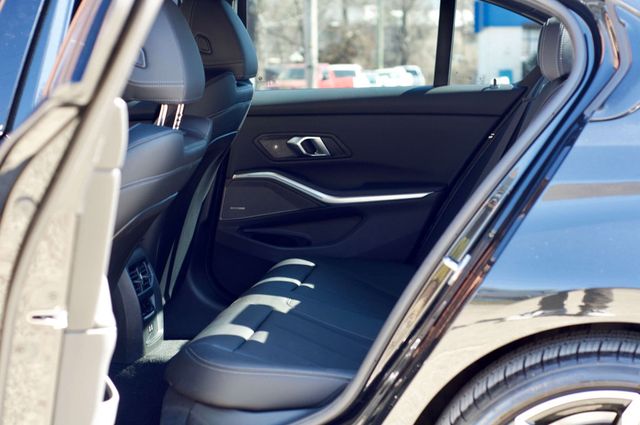2025 BMW 3 Series LocalTrade/M-340-X-Drive/DrivingAssistanceProfessionalPkg/NAV - 22984445 - 39