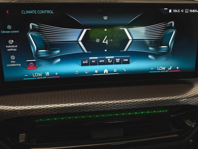 2025 BMW 3 Series M340i xDrive - 23032388 - 25