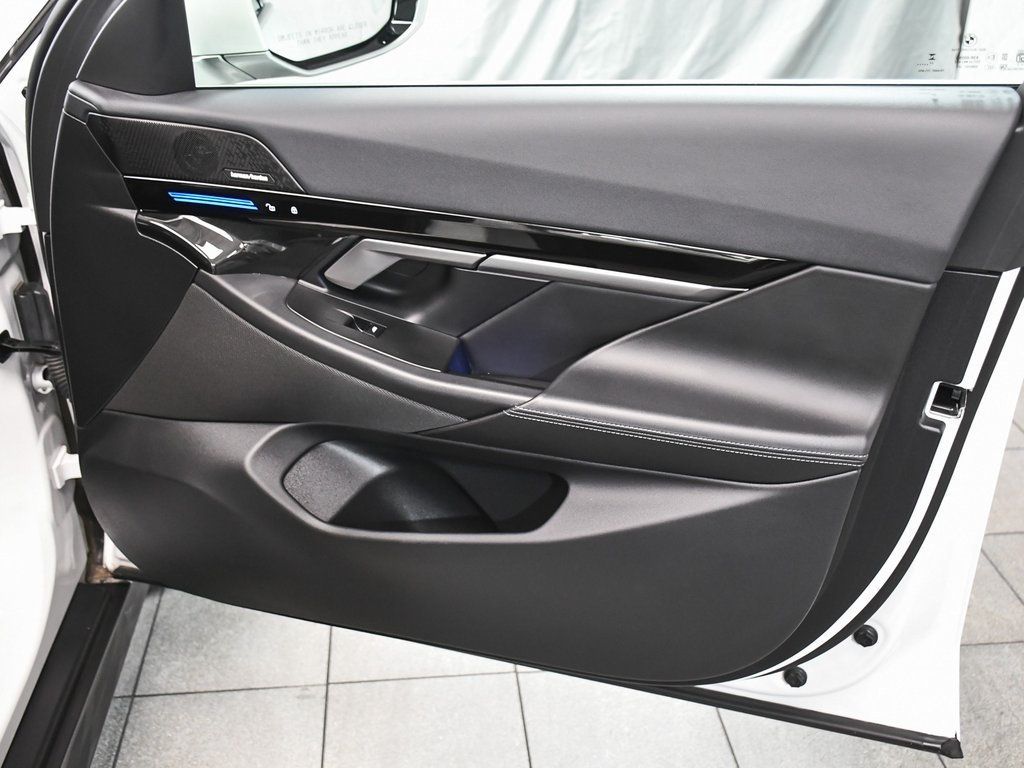 2025 Bmw 530i photo 18
