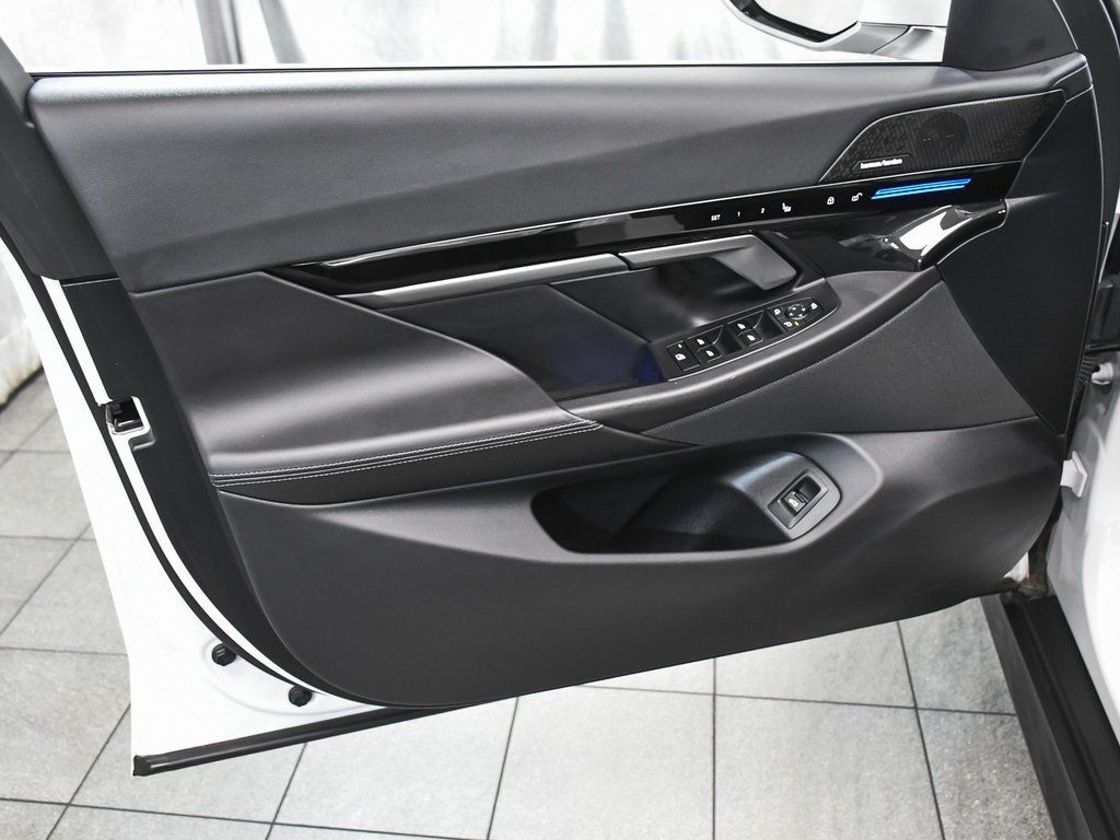 2025 Bmw 530i photo 9