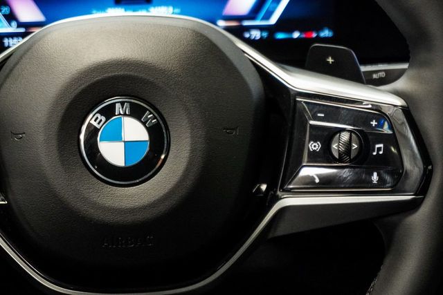2025 BMW 5 Series 530i - 23038998 - 15