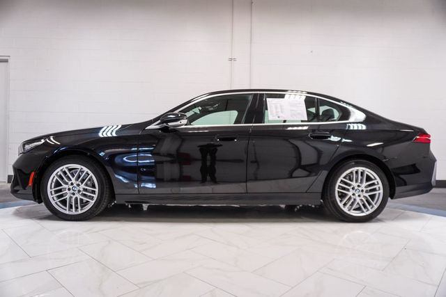 2025 BMW 5 Series 530i - 23038998 - 33