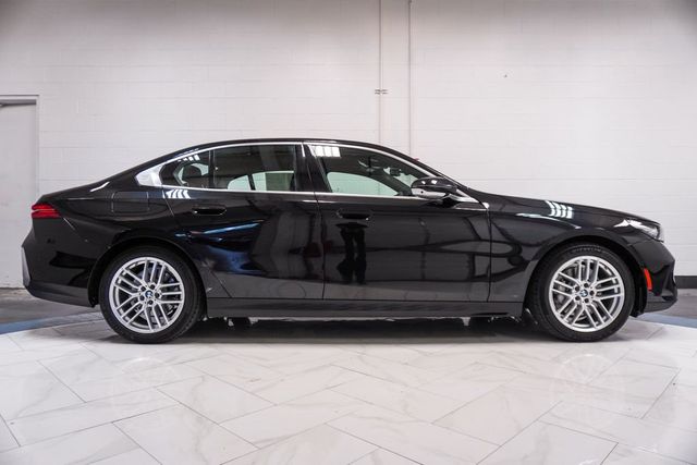 2025 BMW 5 Series 530i - 23038998 - 34