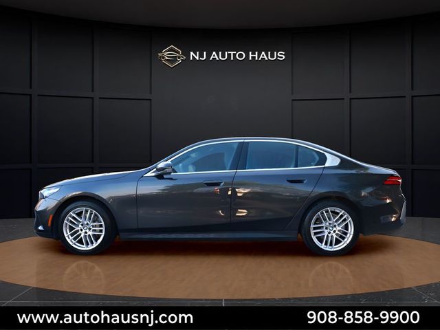 2025 BMW 5 Series 530i - 23044493 - 9