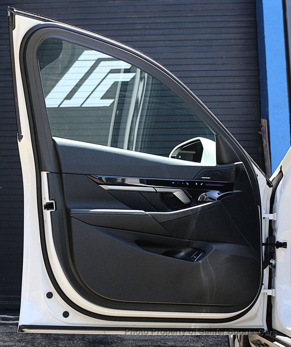 2025 BMW 5 Series 530i - 23068519 - 16