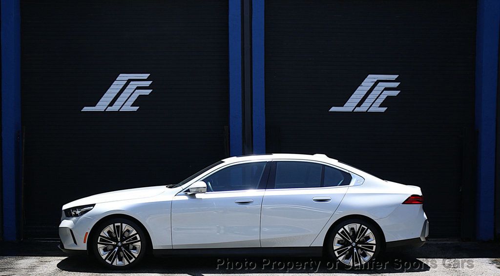 2025 BMW 5 Series 530i - 23068519 - 1