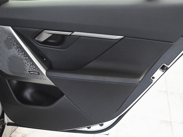 2025 BMW 5 Series 530i xDrive - 22915376 - 12