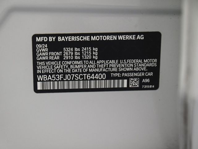 2025 BMW 5 Series 530i xDrive - 22915376 - 13