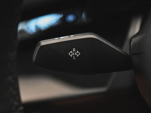 2025 BMW 5 Series 530i xDrive - 22915376 - 21