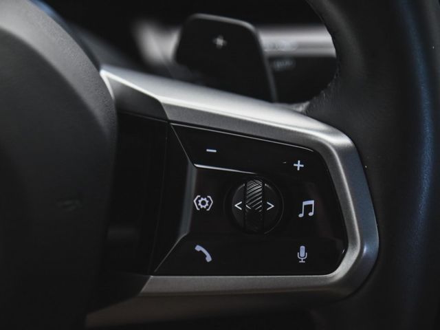 2025 BMW 5 Series 530i xDrive - 22915376 - 23