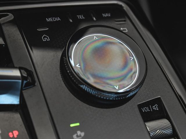 2025 BMW 5 Series 530i xDrive - 22915376 - 27