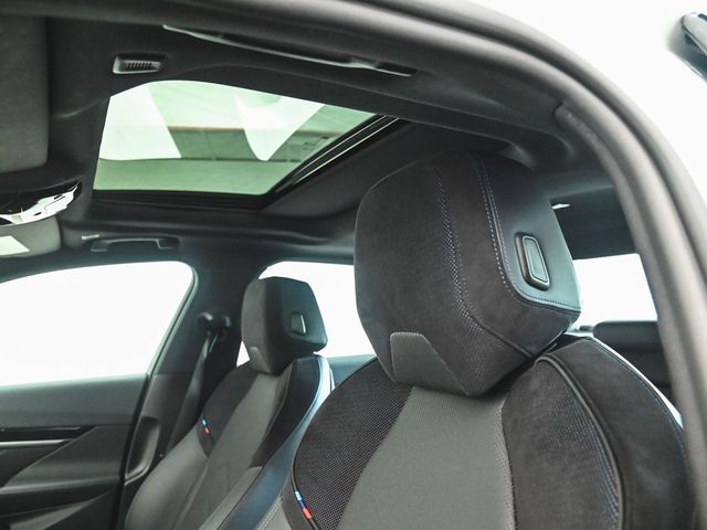 2025 BMW 5 Series 530i xDrive - 22915376 - 29