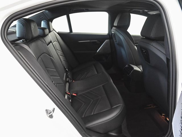 2025 BMW 5 Series 530i xDrive - 22915376 - 31