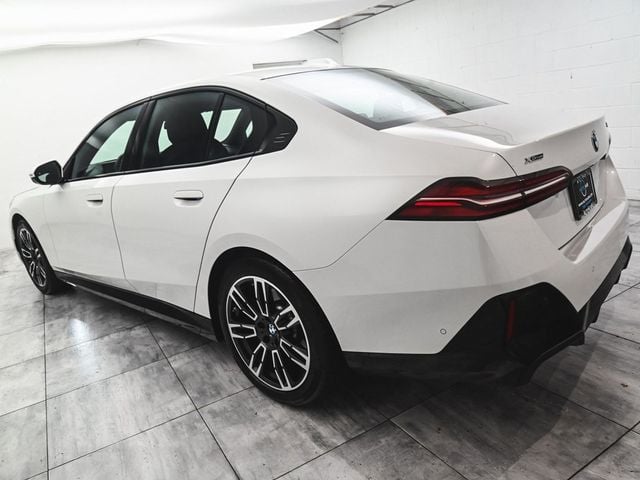 2025 BMW 5 Series 530i xDrive - 22915376 - 3