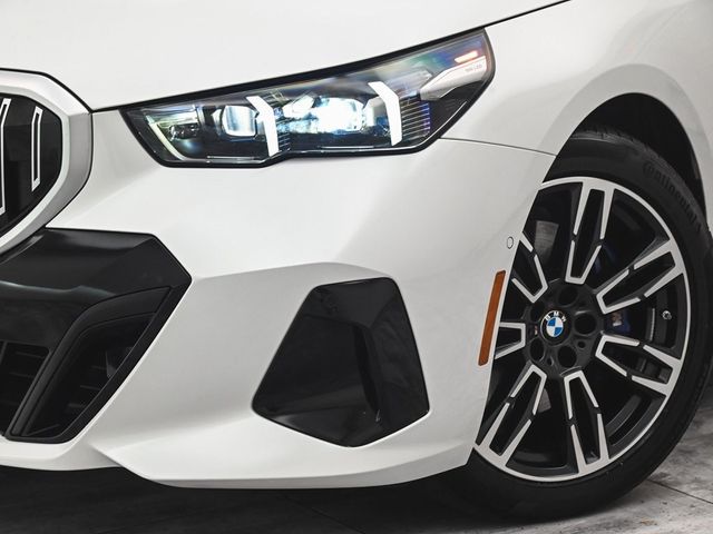 2025 BMW 5 Series 530i xDrive - 22915376 - 39