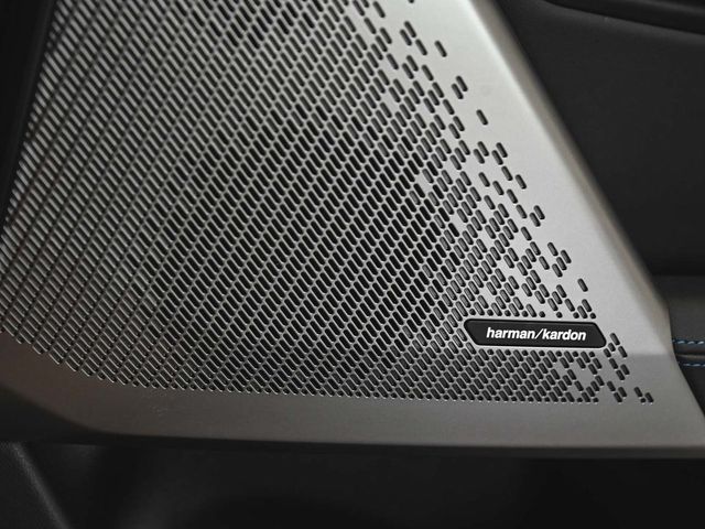 2025 BMW 5 Series 530i xDrive - 22915376 - 8