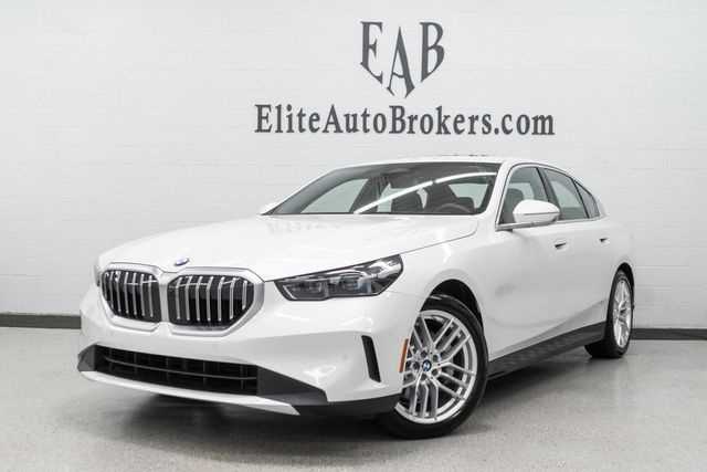 2025 BMW 5 Series 530i xDrive - 22885019 - 0