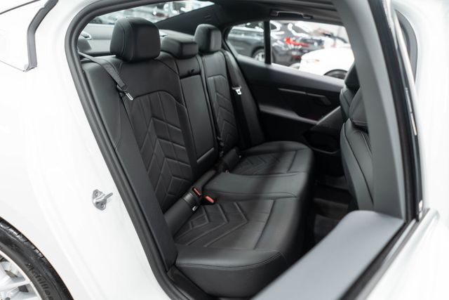 2025 BMW 5 Series 530i xDrive - 22885019 - 10