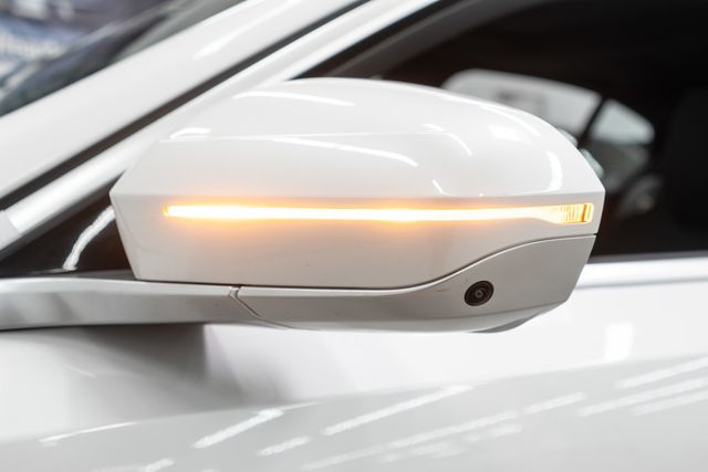 2025 BMW 5 Series 530i xDrive - 22885019 - 12