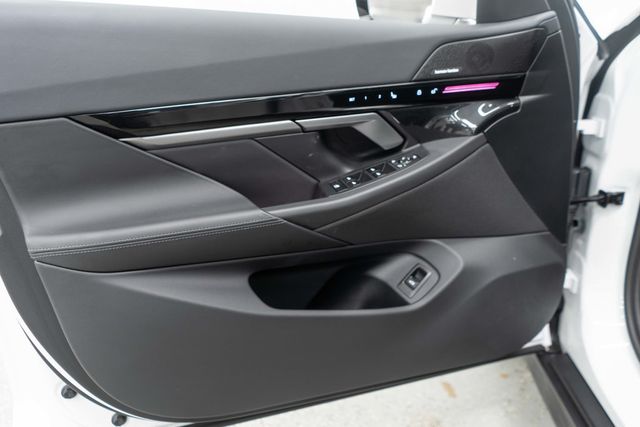 2025 BMW 5 Series 530i xDrive - 22885019 - 13