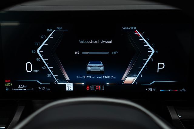 2025 BMW 5 Series 530i xDrive - 22885019 - 17