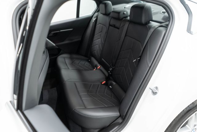 2025 BMW 5 Series 530i xDrive - 22885019 - 29