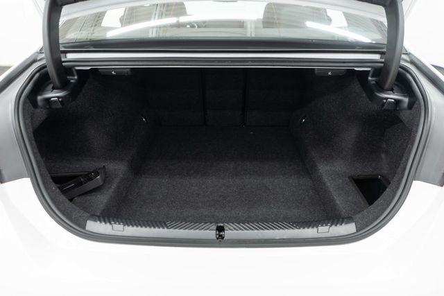 2025 BMW 5 Series 530i xDrive - 22885019 - 39