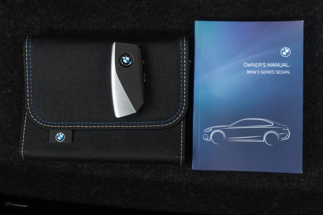 2025 BMW 5 Series 530i xDrive - 22885019 - 52