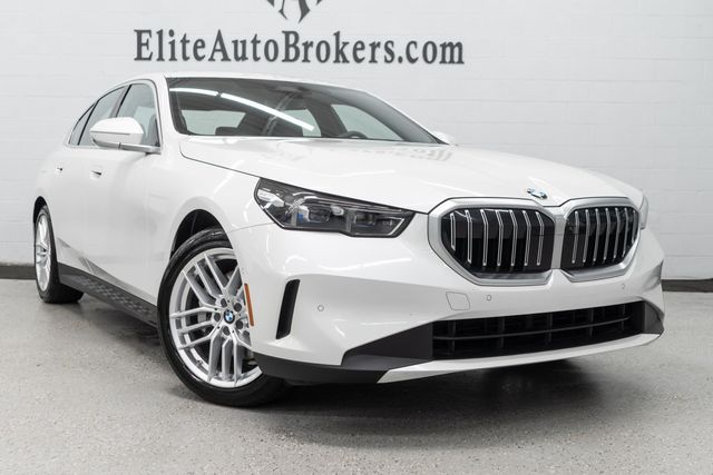 2025 BMW 5 Series 530i xDrive - 22885019 - 5