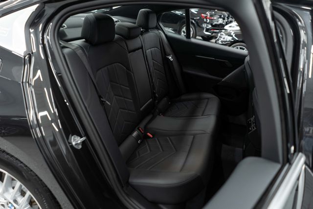 2025 BMW 5 Series 530i xDrive - 22961193 - 10