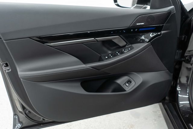 2025 BMW 5 Series 530i xDrive - 22961193 - 12