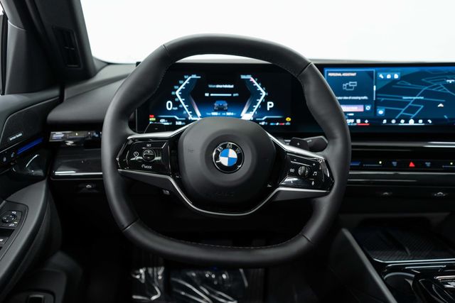 2025 BMW 5 Series 530i xDrive - 22961193 - 14
