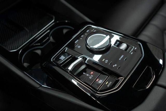 2025 BMW 5 Series 530i xDrive - 22961193 - 15