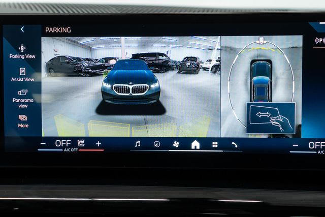 2025 BMW 5 Series 530i xDrive - 22961193 - 19