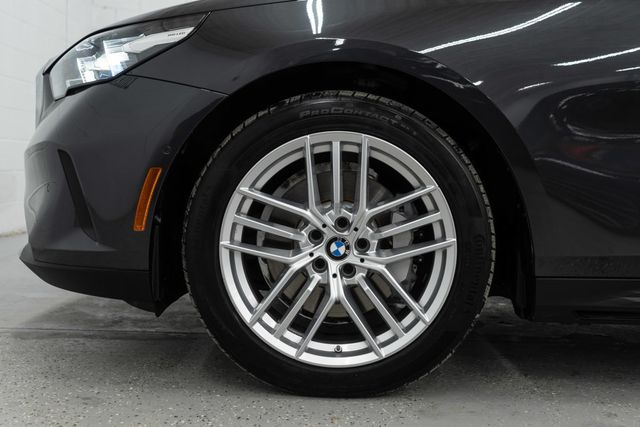 2025 BMW 5 Series 530i xDrive - 22961193 - 33