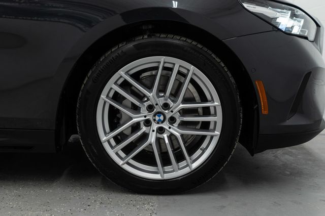 2025 BMW 5 Series 530i xDrive - 22961193 - 36