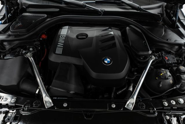 2025 BMW 5 Series 530i xDrive - 22961193 - 40