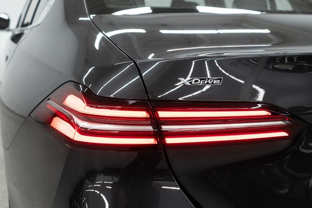 2025 BMW 5 Series 530i xDrive - 22961193 - 45