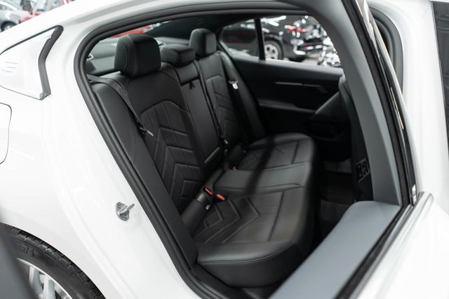 2025 BMW 5 Series 530i xDrive - 22963608 - 10