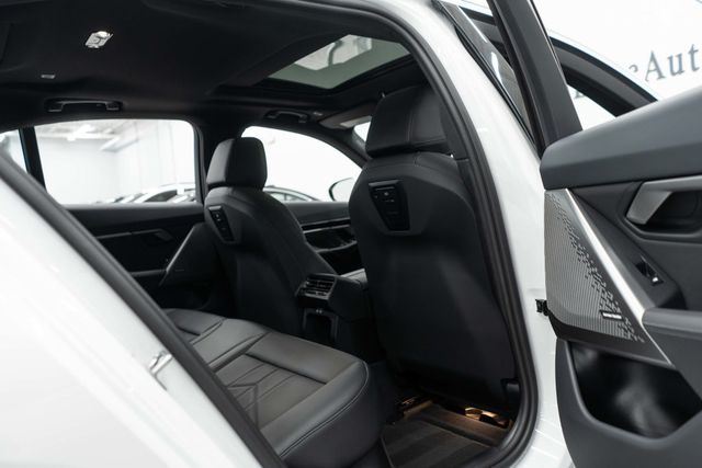 2025 BMW 5 Series 530i xDrive - 22963608 - 11