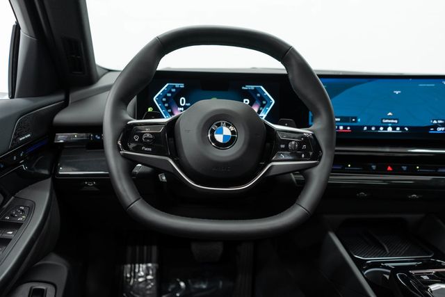 2025 BMW 5 Series 530i xDrive - 22963608 - 15