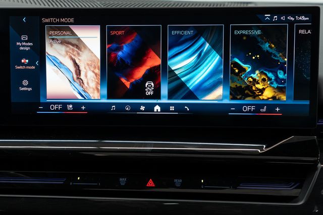 2025 BMW 5 Series 530i xDrive - 22963608 - 24