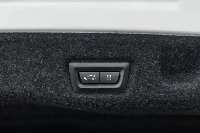 2025 BMW 5 Series 530i xDrive - 22963608 - 34