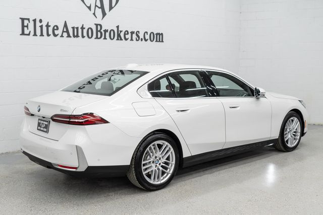 2025 BMW 5 Series 530i xDrive - 22963608 - 35