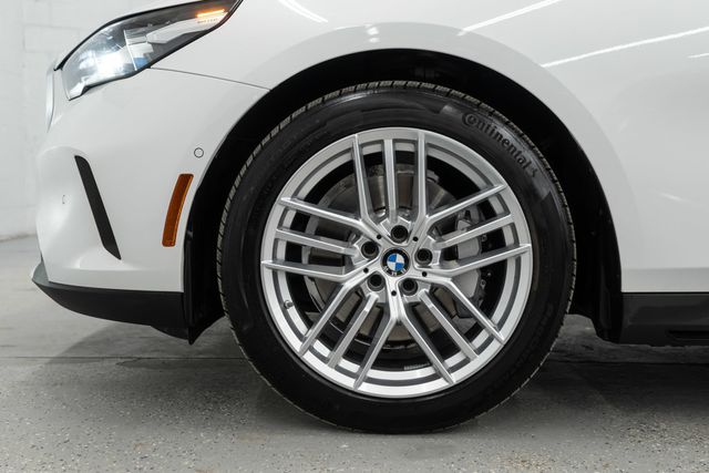 2025 BMW 5 Series 530i xDrive - 22963608 - 36