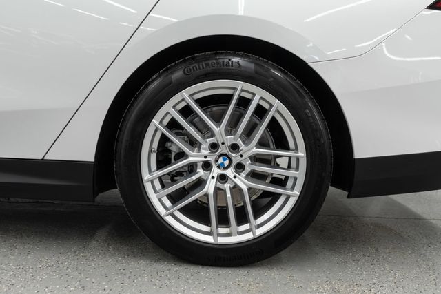 2025 BMW 5 Series 530i xDrive - 22963608 - 37