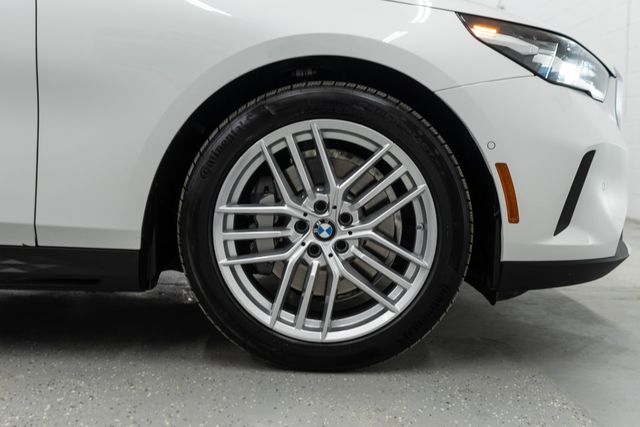 2025 BMW 5 Series 530i xDrive - 22963608 - 39