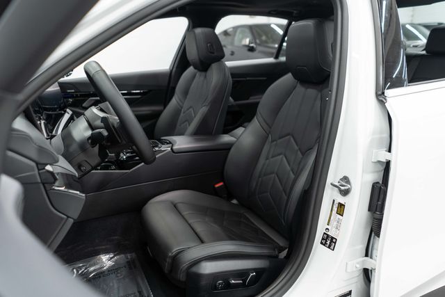 2025 BMW 5 Series 530i xDrive - 22963608 - 7