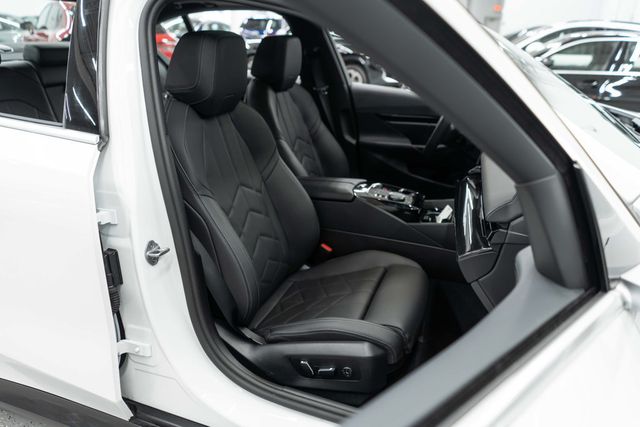 2025 BMW 5 Series 530i xDrive - 22963608 - 8